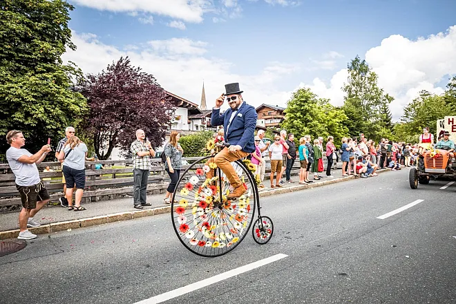 Blumencorso 3
