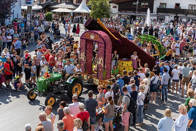 Blumencorso 4